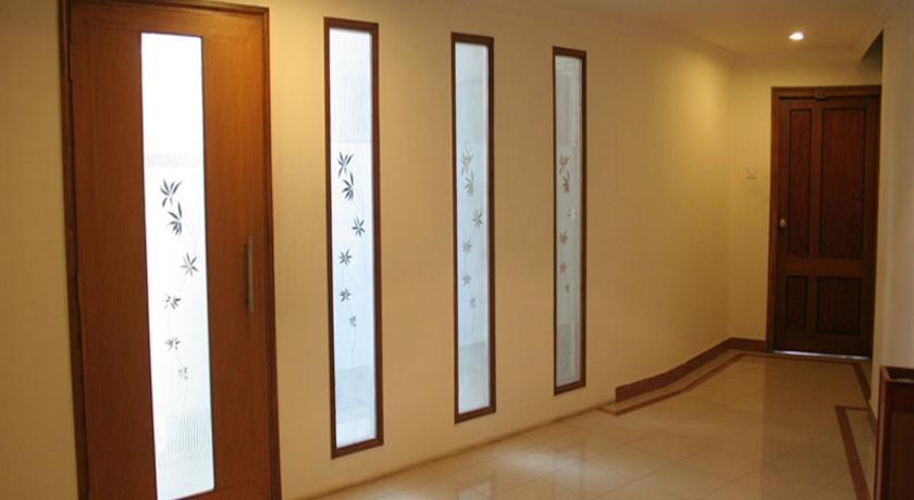 Hotel Kanishka Phg Бангалор Екстериор снимка