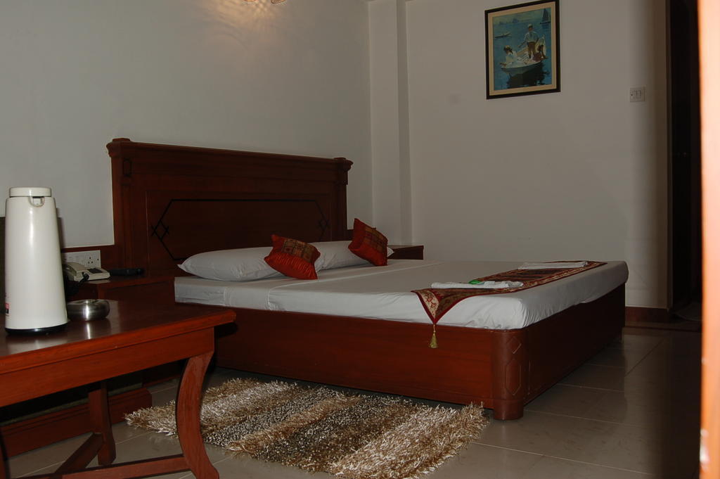 Hotel Kanishka Phg Бангалор Стая снимка