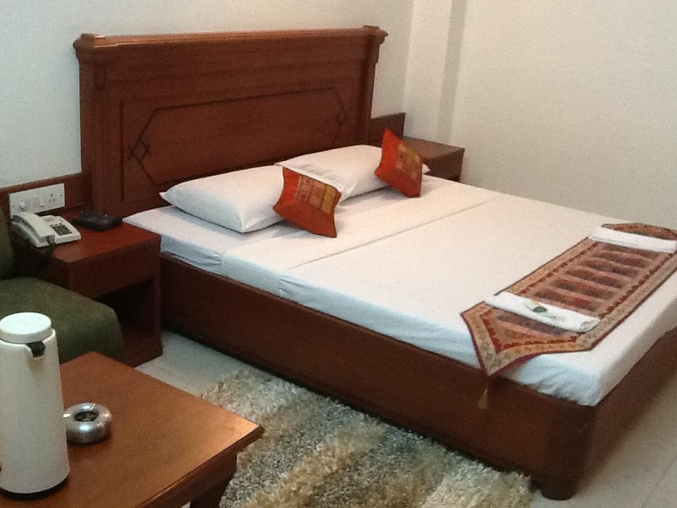 Hotel Kanishka Phg Бангалор Стая снимка