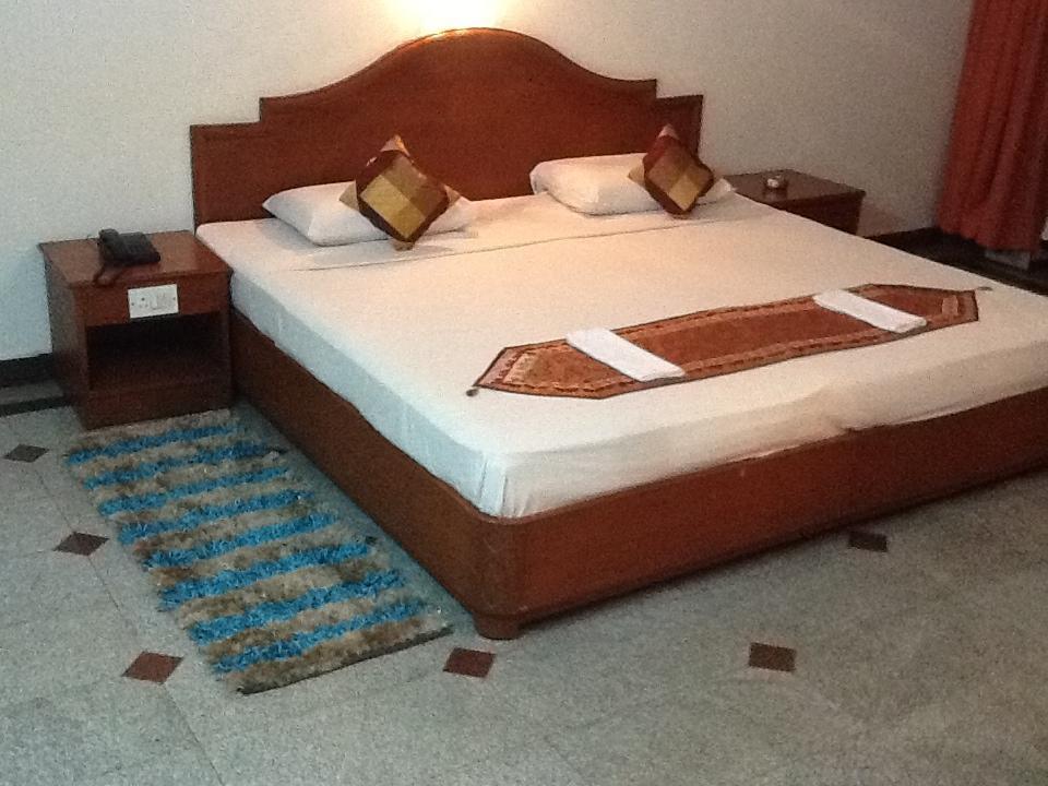 Hotel Kanishka Phg Бангалор Стая снимка